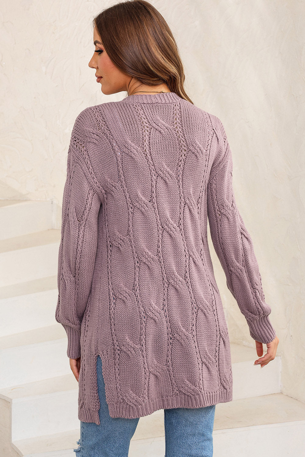 Cardigan Comodo in Maglia Cable con Spacco per uno Stile Informale