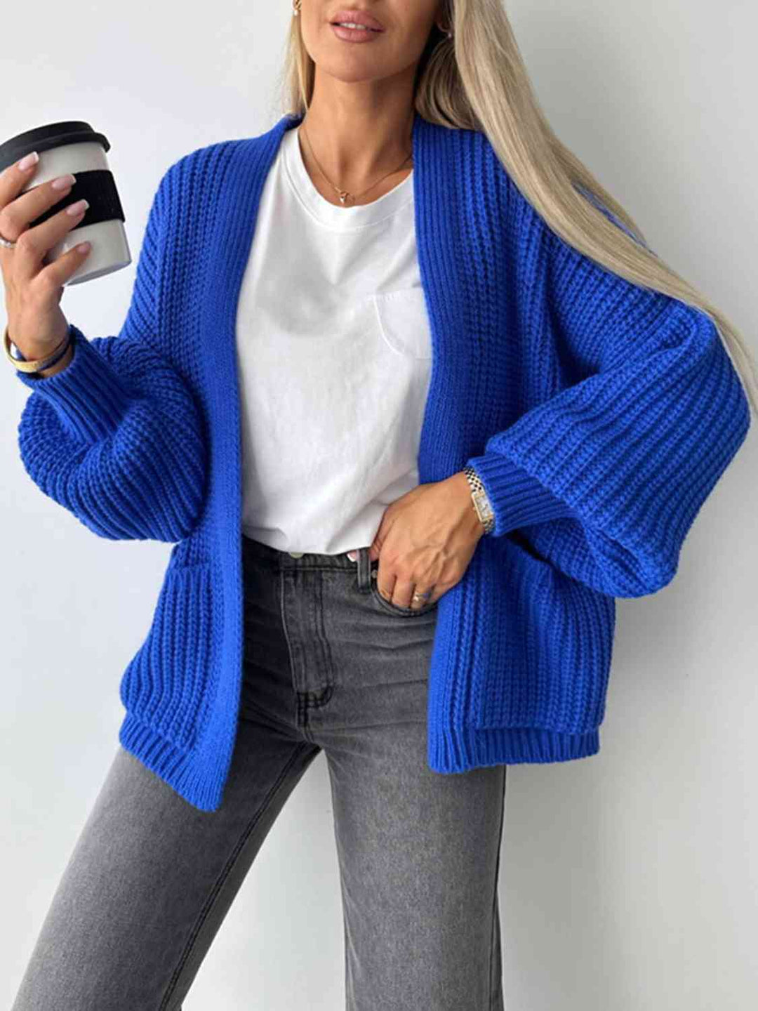 Cardigan Aperto con Spalle Cadenti per uno Stile Informale e Chic
