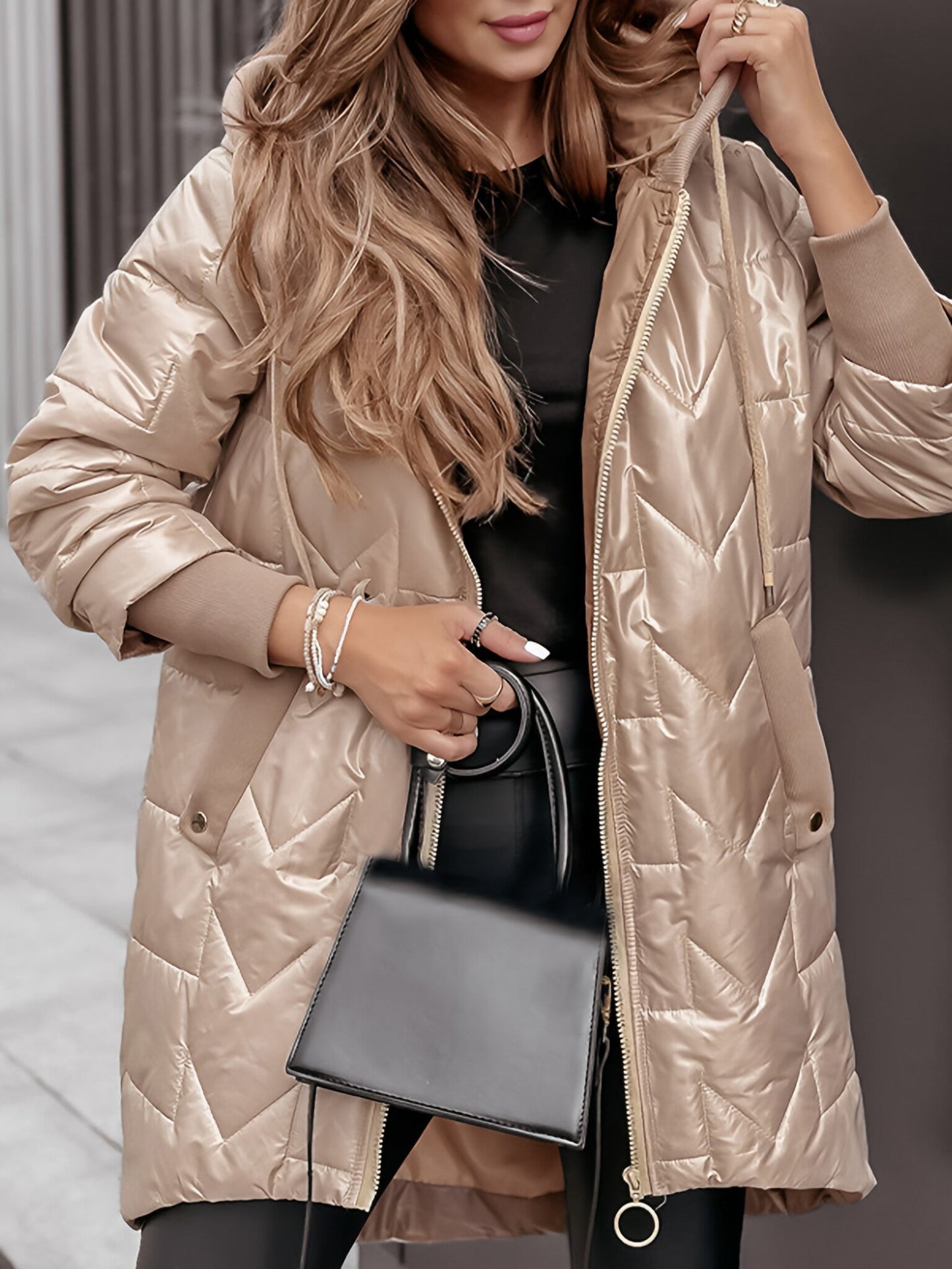 Giacca Invernale da Donna in Colore Pieno con Cappuccio e Zip per Comfort e Stile