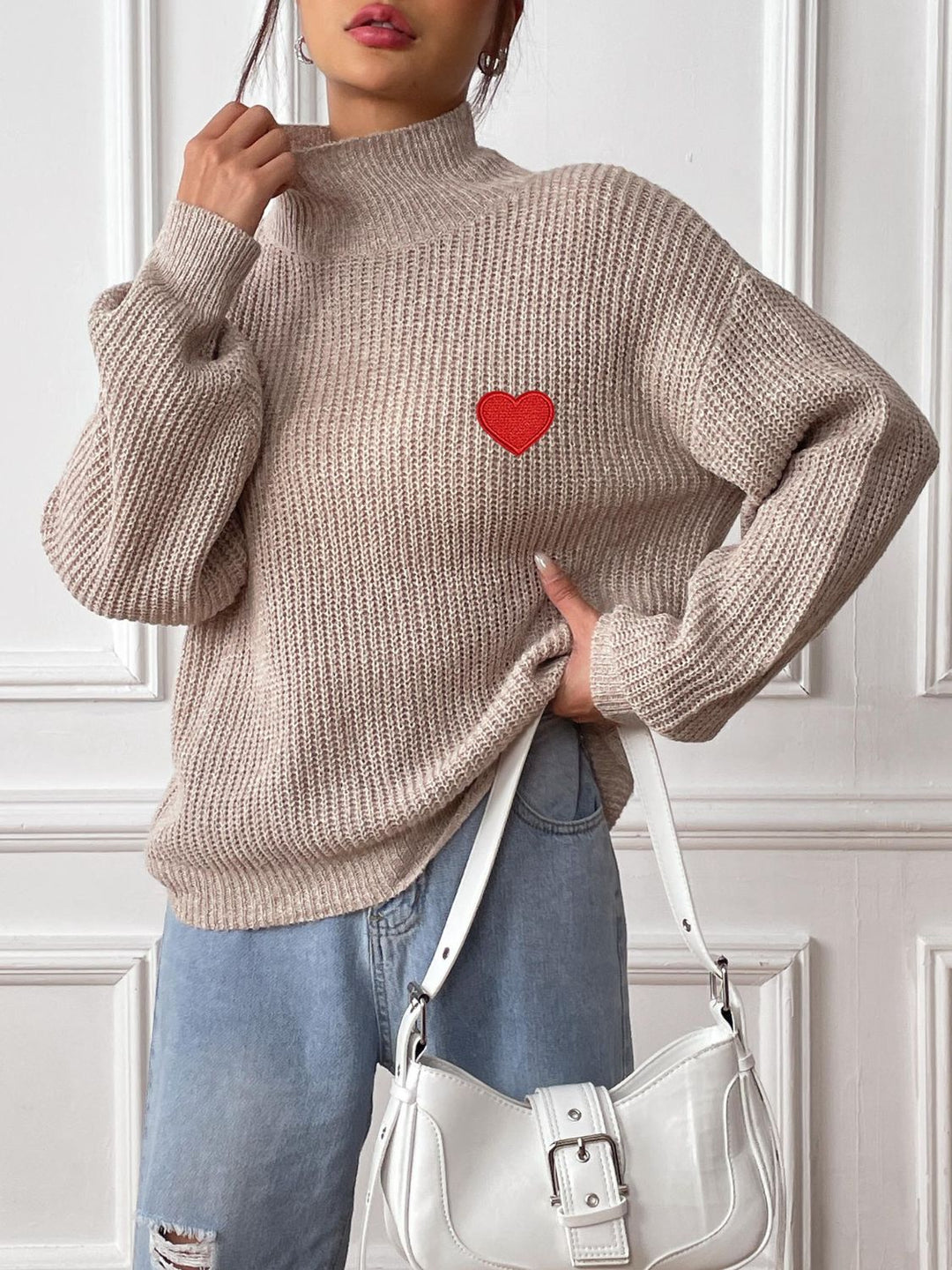 Maglione Dolcevita con Spalle Cadenti e Cuore