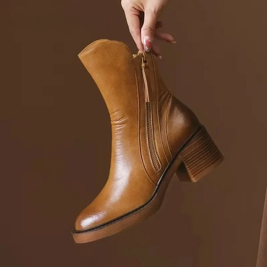 Stivaletti Stringati per uno Stile Elegante e Raffinato