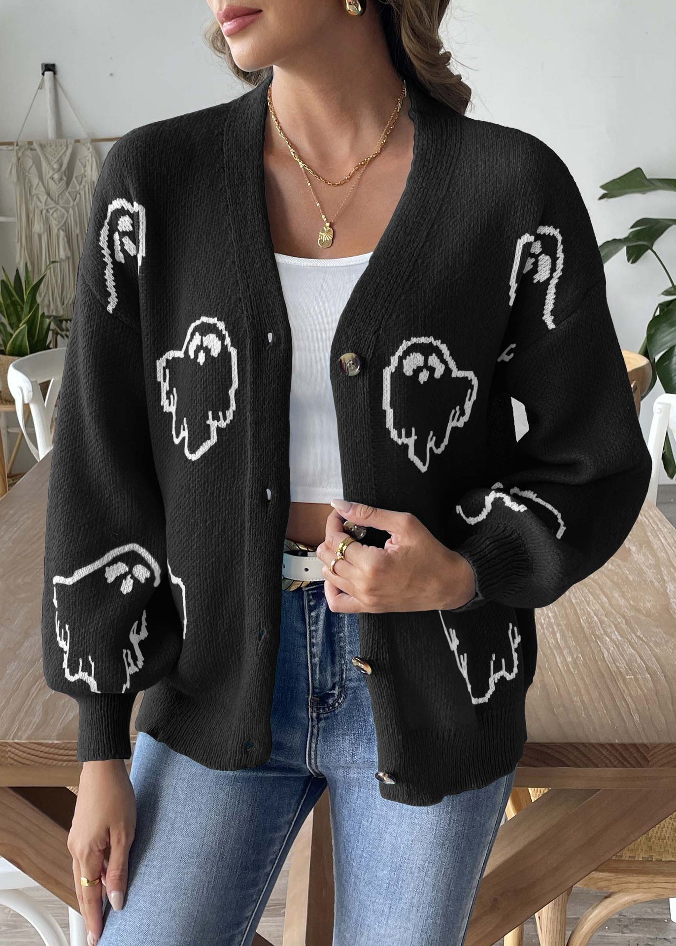 Elegante Cappotto in Maglia Nera con Bottoni e Collo a V per l'Autunno
