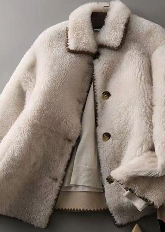 Cappotto Beige Fitted con Collo Peter Pan e Tasche per l'Inverno