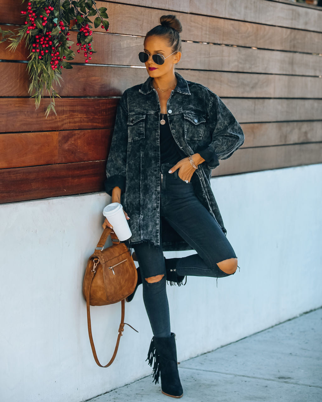 Giacca Shacket in Velluto a Coste Nero per Donna - Stile Consumato con Cintura