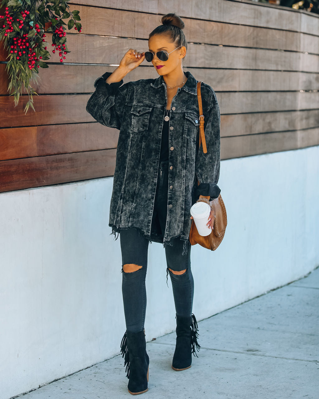 Giacca Shacket in Velluto a Coste Nero per Donna - Stile Consumato con Cintura