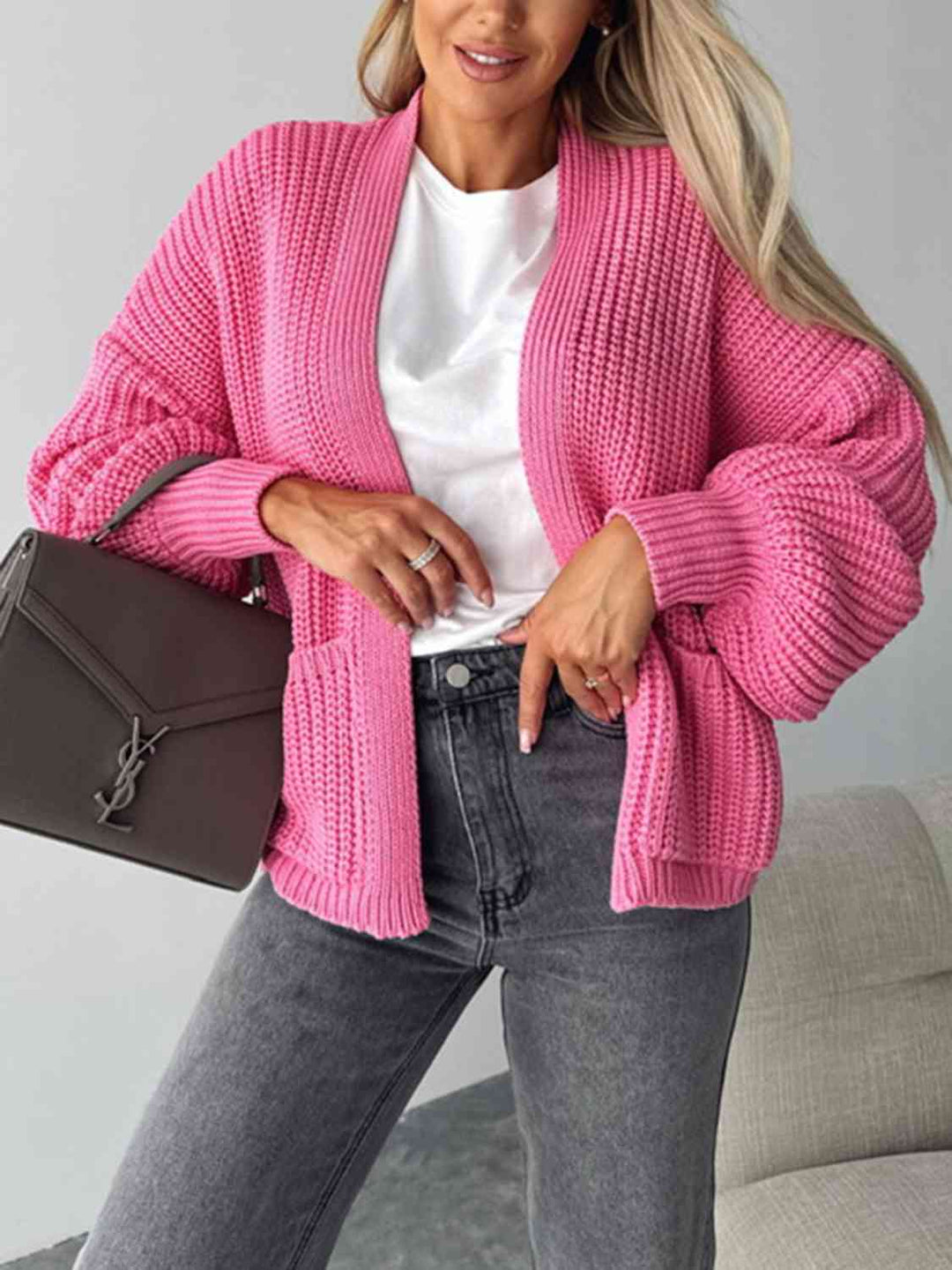 Cardigan Aperto con Spalle Cadenti per uno Stile Informale e Chic