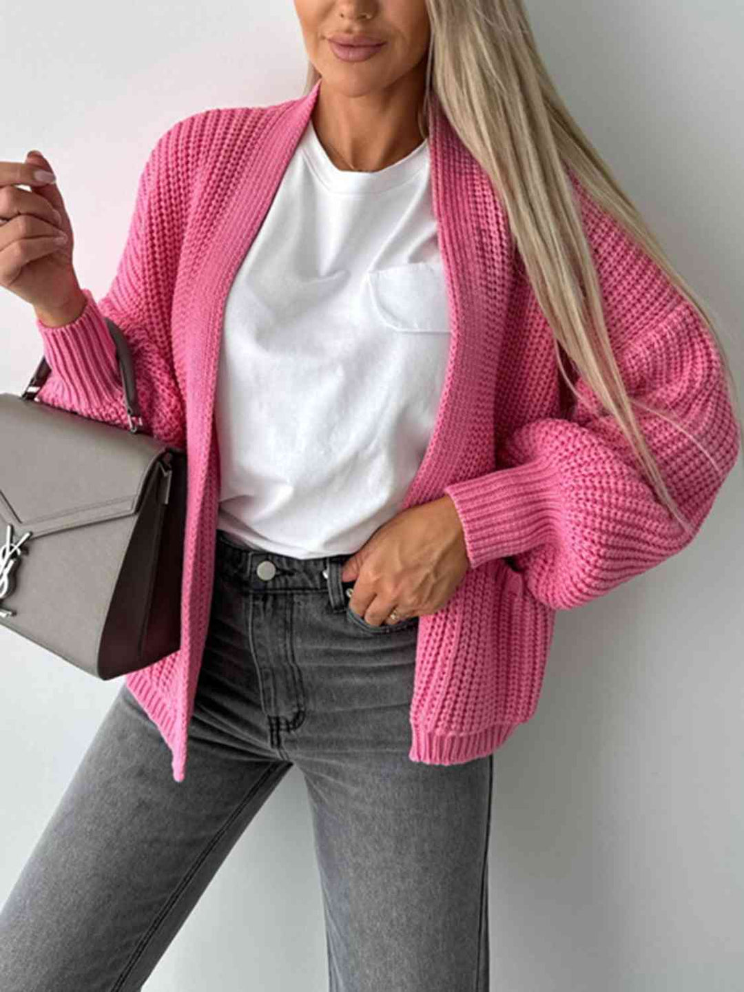 Cardigan Aperto con Spalle Cadenti per uno Stile Informale e Chic